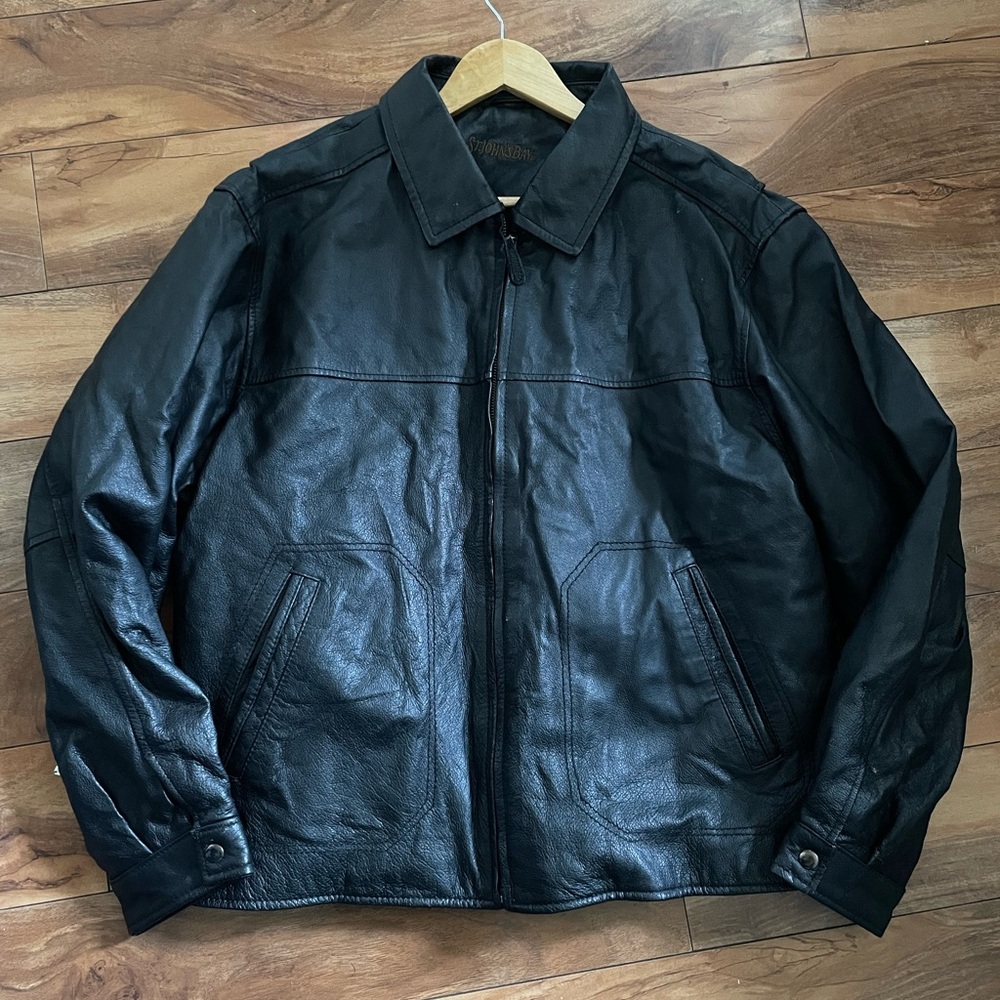 Vintage Black classic, edgy vibe leather bomber jacket